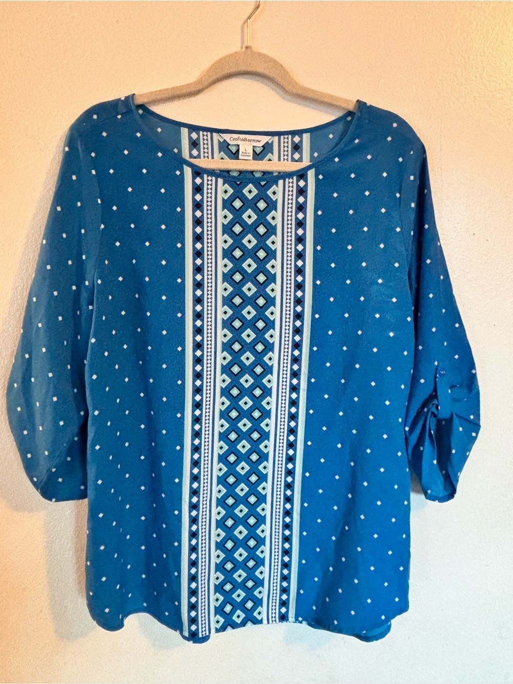 Croft & Barrow Blue Geometric Scoop Neck Top with Mint Accents